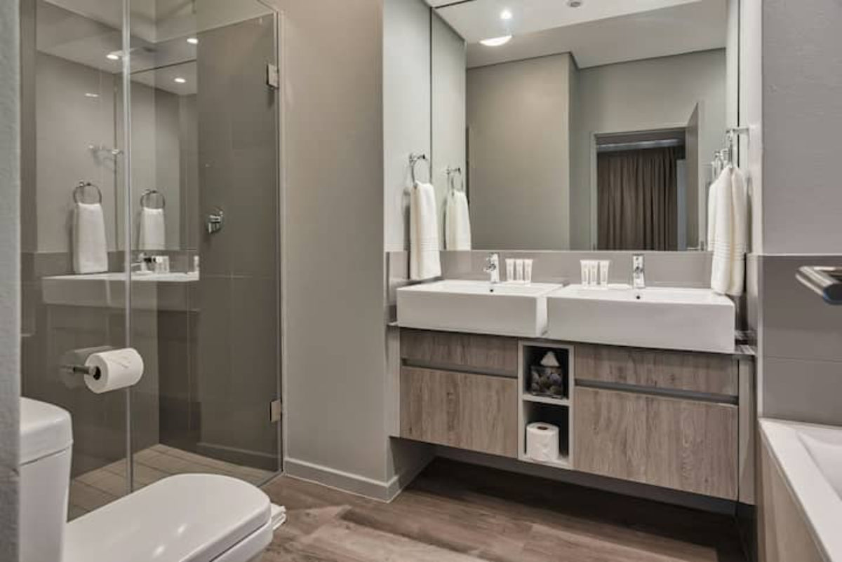 Sea Point Contemporary Living 1 Bed Apartment