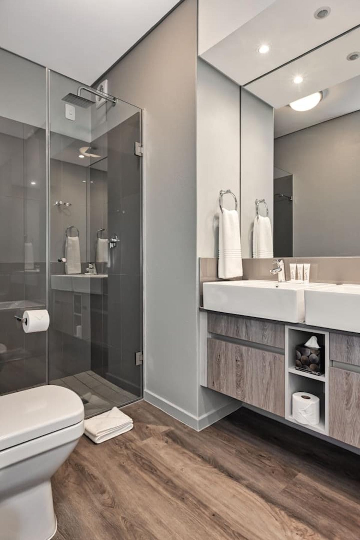 Sea Point Contemporary Living 1 Bed Apartment