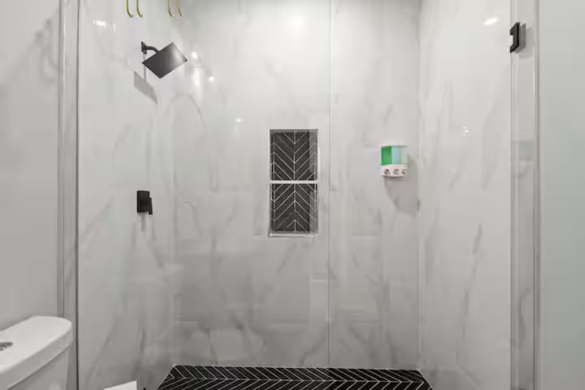 Modern 1 Bed Apartment in Rondebosch