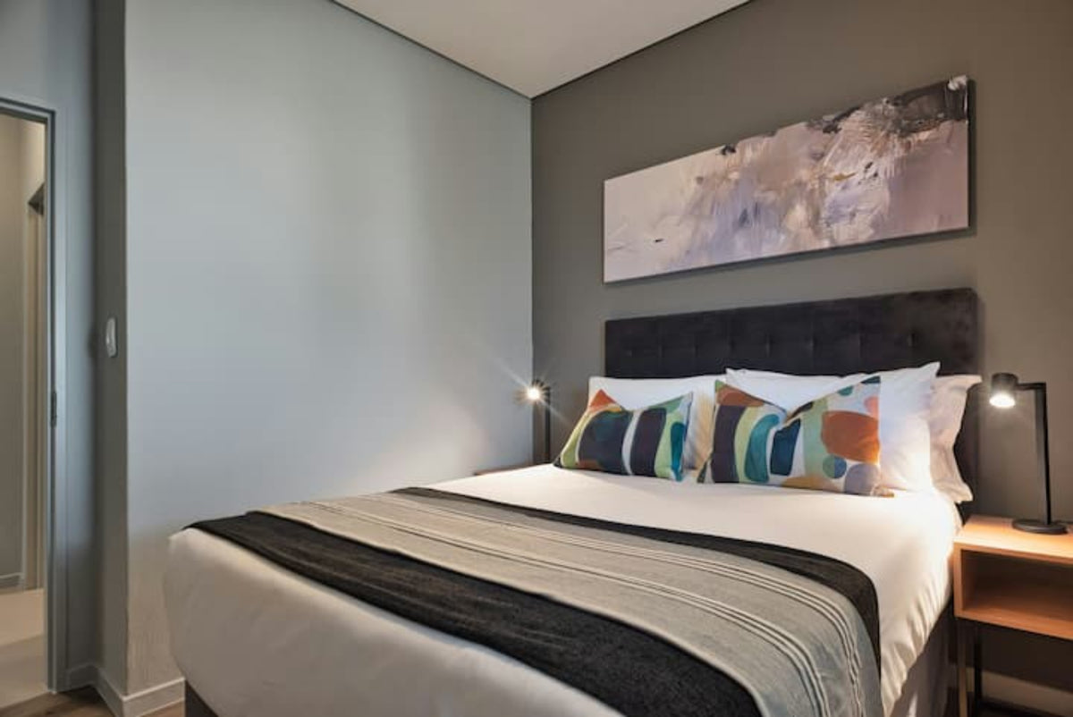 Sea Point Contemporary Living 1 Bed Apartment